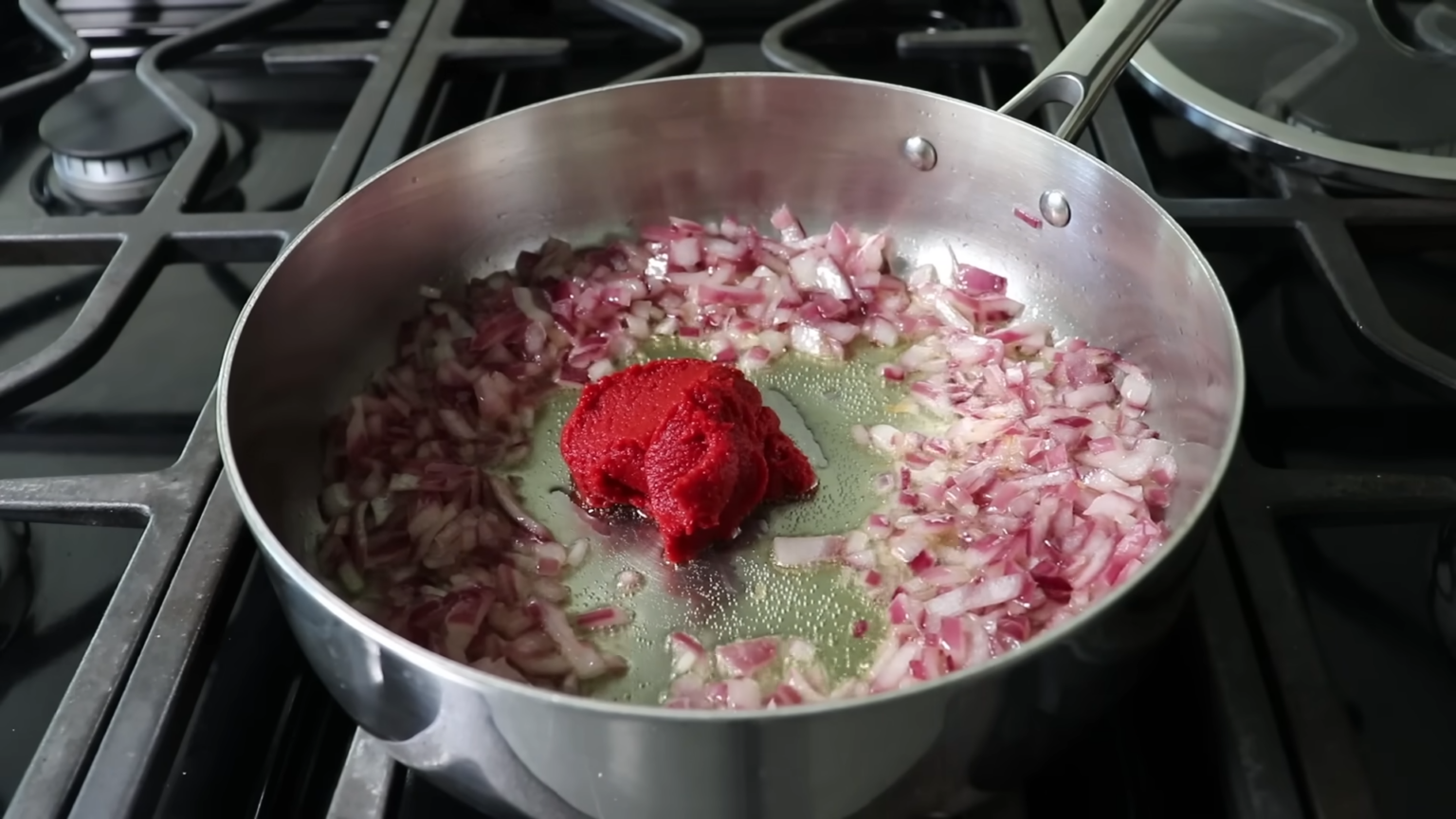 Traditional Jollof Rice Recipe - Flavorful and Simple - Cultures of ...