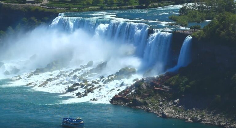 A breathtaking view of the Niagara Falls